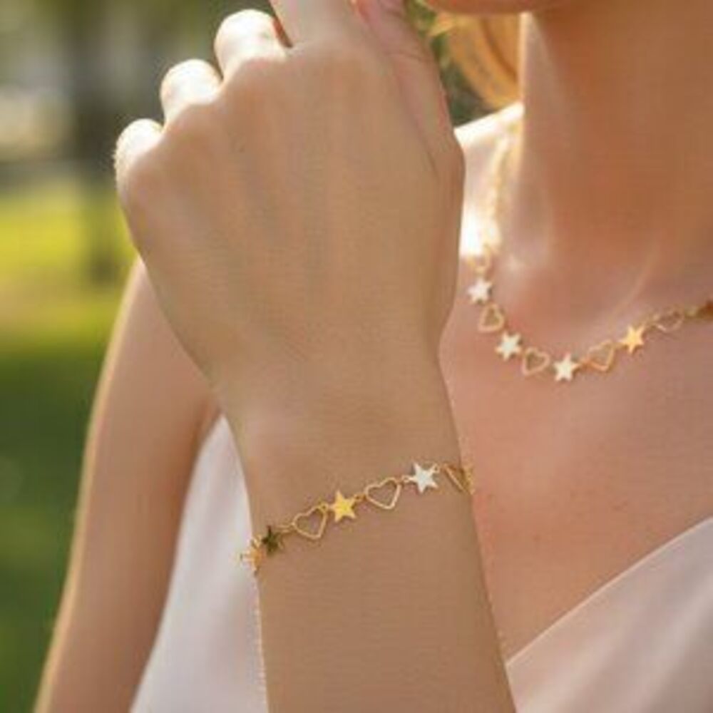 "Elegant & Trendy Bracelet, A Perfect Gift for Women, Thoughtful, EVCH1776